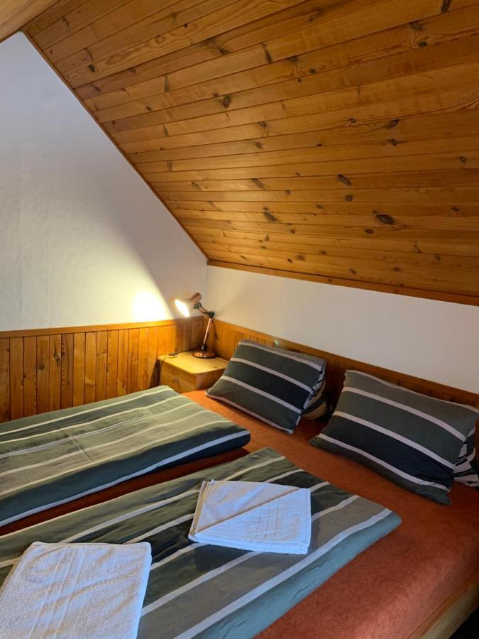 Chata Jezevec Hojsova Stráž Bagian luar foto